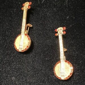 Vintage Taiwan Gold and Red Banjo brooches